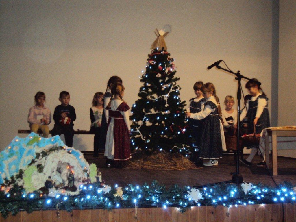 Božićna priredba vrtića – Božićni običaji u Peterancu